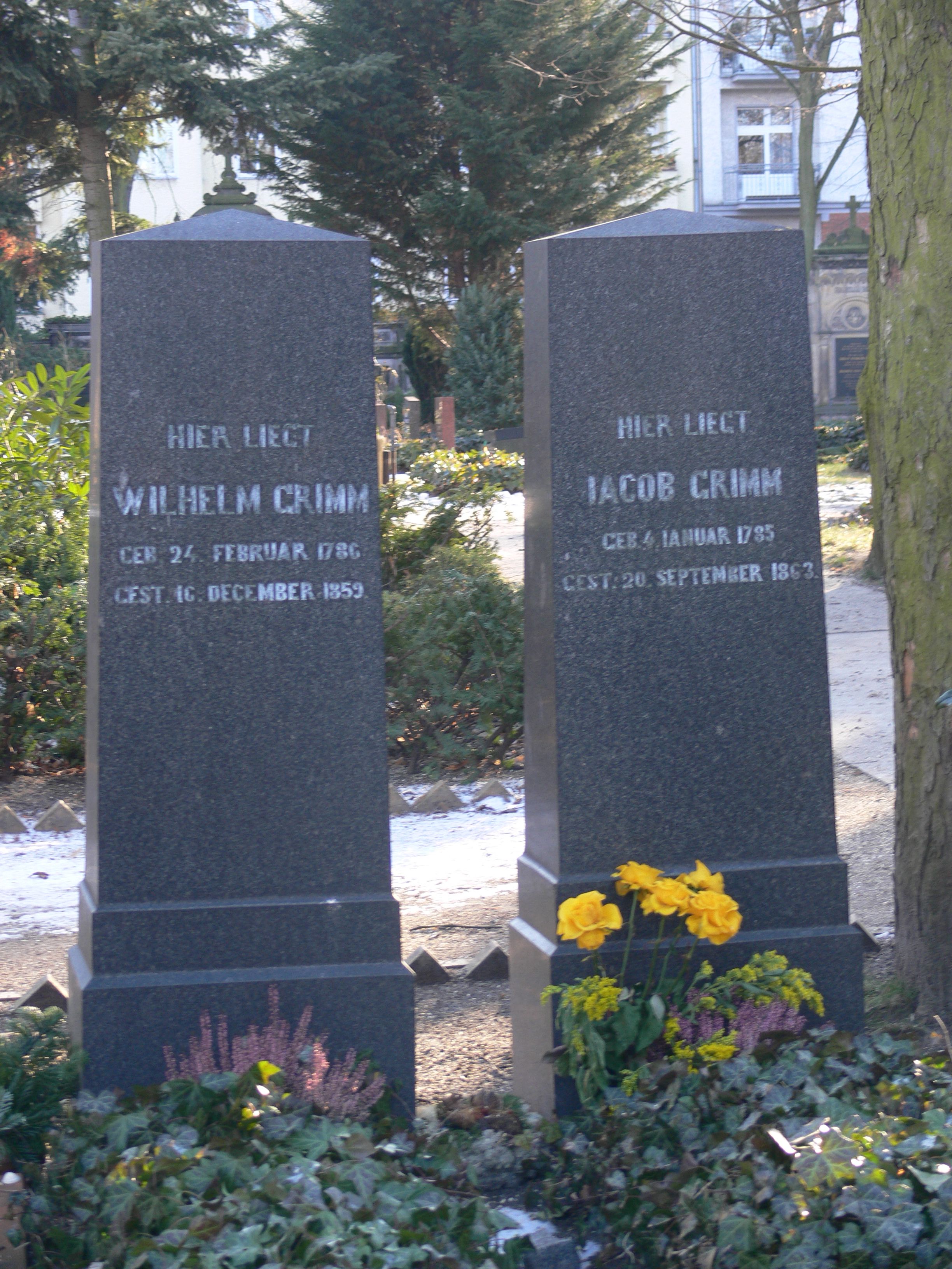 Grabstätten von Wilhelm und Jacob Grimm auf dem Alten St.-Matthäus-Kirchhof